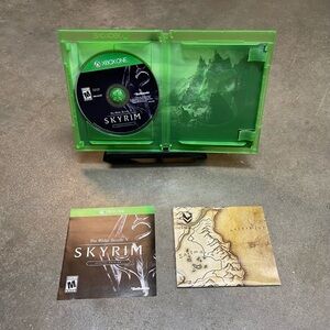 The Elder Scrolls V: Skyrim Special Edition (Xbox One, 2016) Disc, Case, Insert